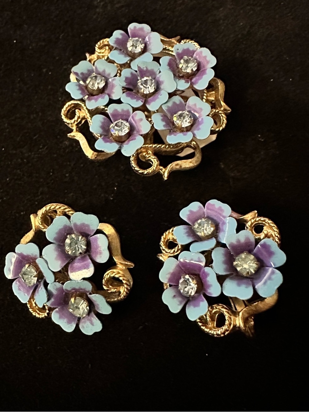 Avon Gold-tone Floral Brooch & Earring Set with Blue and Purple Enamel #6